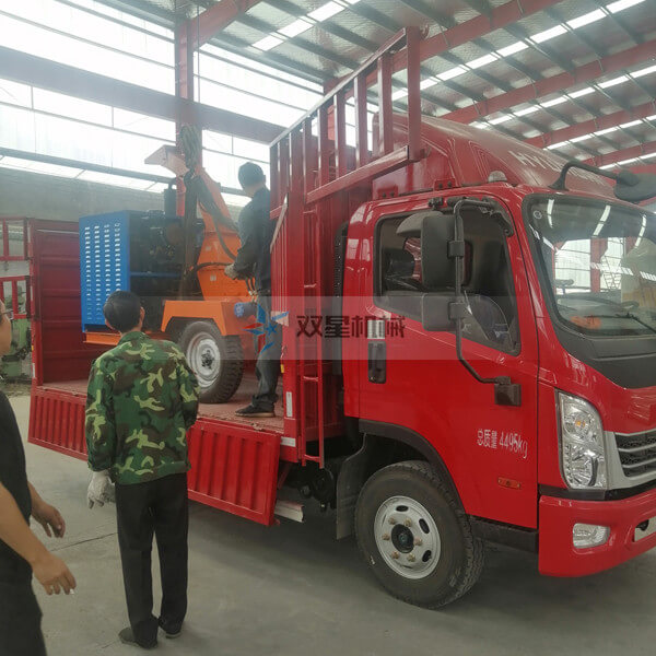 果<a href='https://www.gyshuangxing.com' target='_blank'><span><a href='https://www.gyshuangxing.com/1/229.html' target='_blank'><span>树枝粉碎</span></a>机</span></a>发货现场