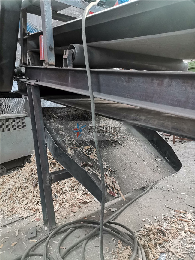 建筑模板破碎机破碎除钉效果