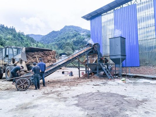 木材类垃圾主要通树枝粉碎机过木材粉碎机进行处理